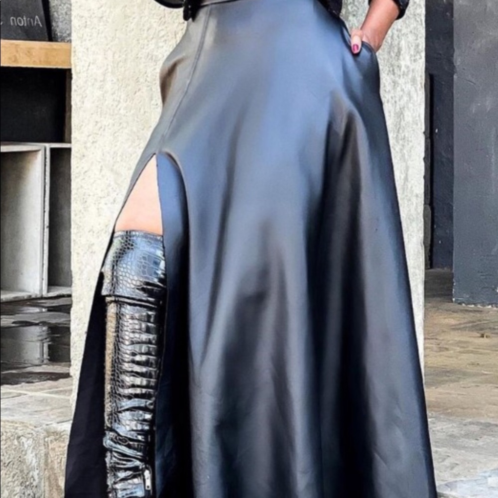 High Slit Leather Skirt W/pocket